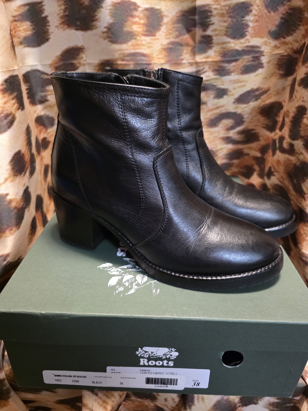Roots Women's TOKYO Black Italian Leather Ankle Boots-Size 7.5/38